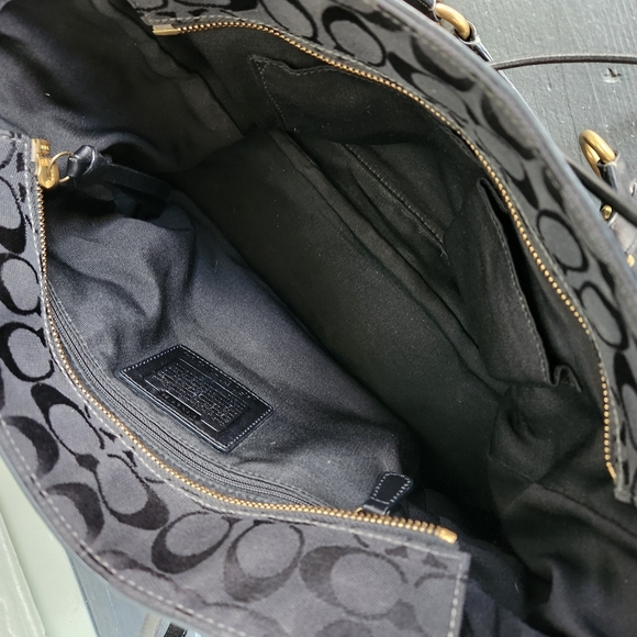 Vintage Coach Signature Jaquard Shoulder Bag - Picture 9 of 14